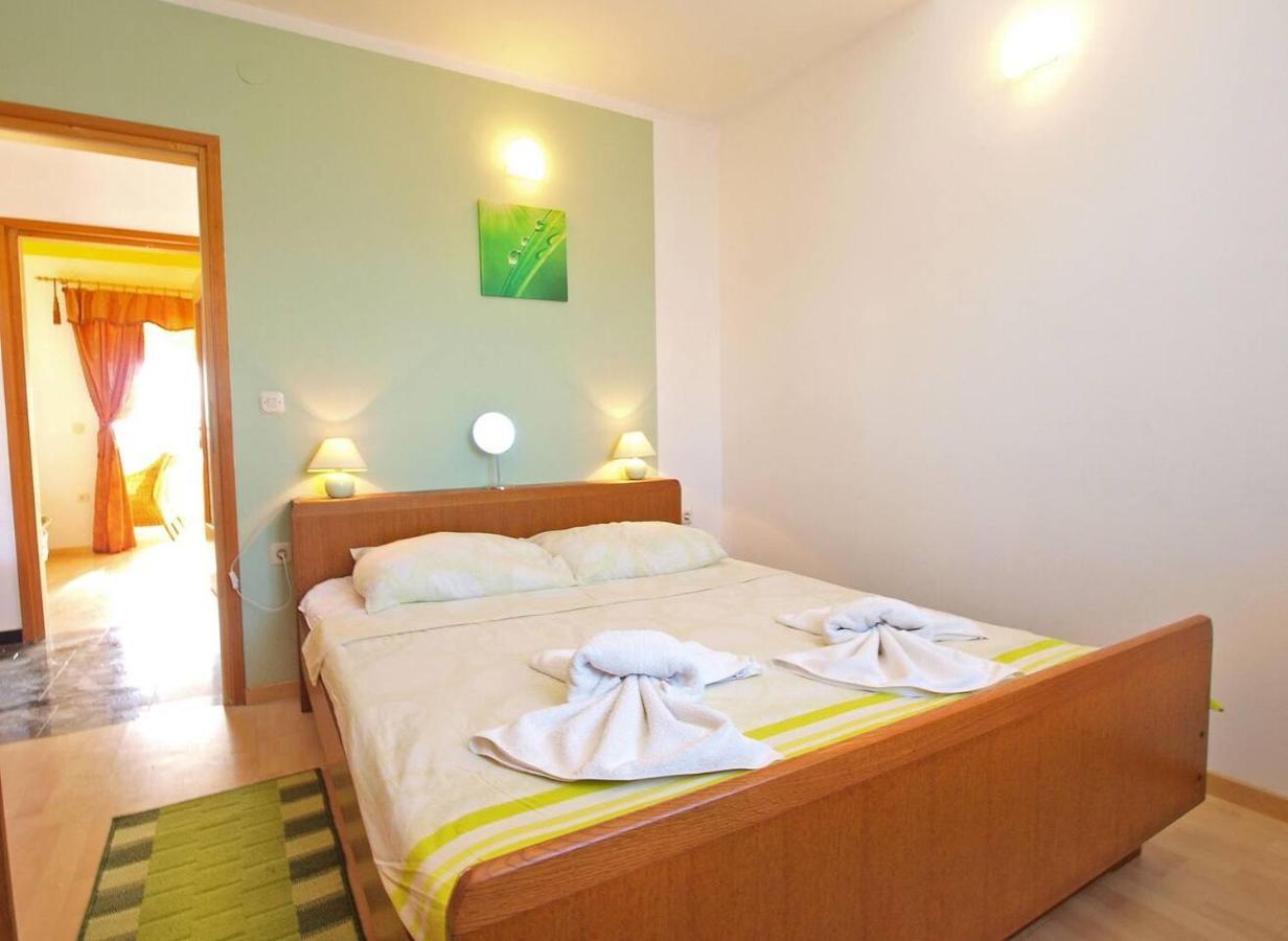 Alma Apartment Porec Bagian luar foto