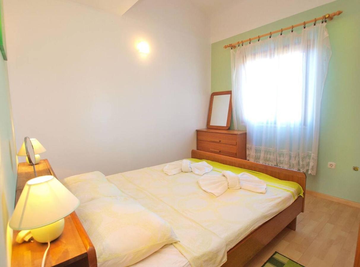 Alma Apartment Porec Bagian luar foto