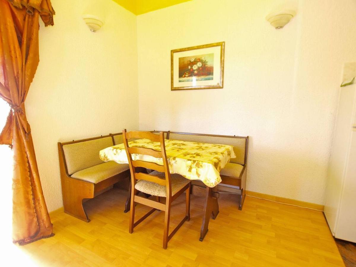 Alma Apartment Porec Bagian luar foto