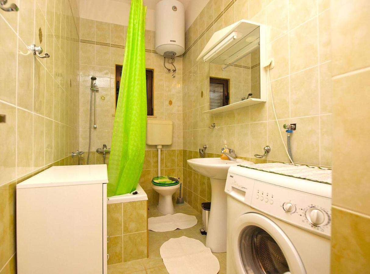 Alma Apartment Porec Bagian luar foto